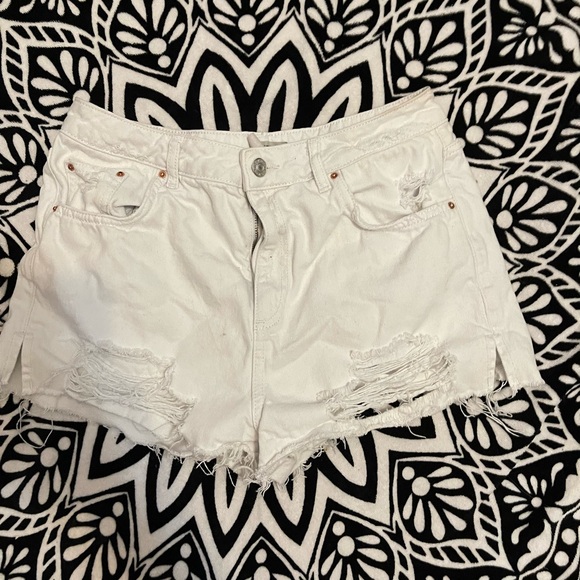 TOP SHOP WHITE MOM SHORTS - Picture 1 of 3